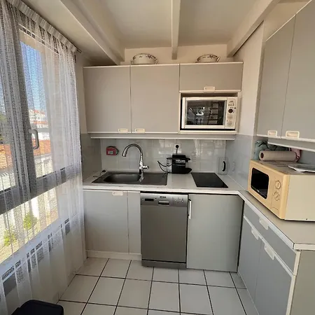 Duplex 4 Pers, A 150m De La Avec Garage Prive - Fr-1-197-574 Apartment *